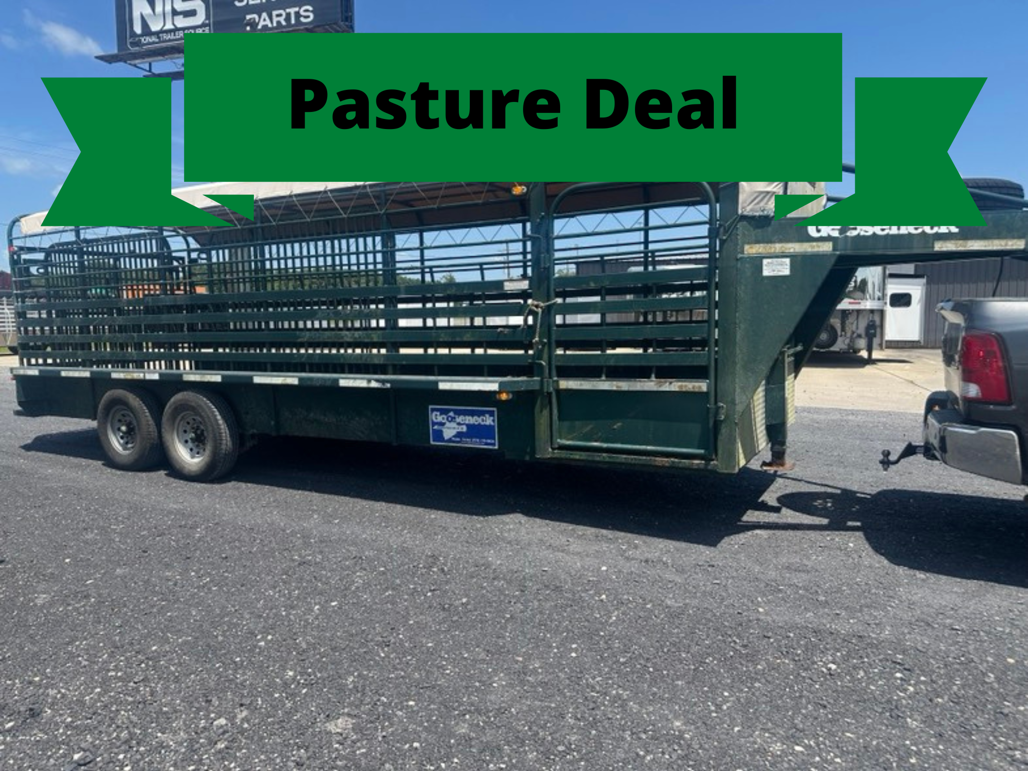 2013 Gooseneck 24' Livestock Gooseneck Trailer